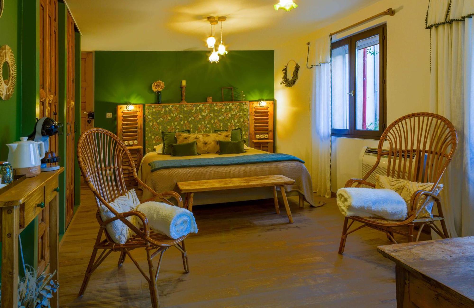 Chambres D'Hotes L'Oreliane En Provence Only Adult Châteauneuf-de-Gadagne Eksteriør billede